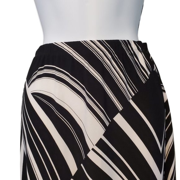 CHICO'S Mitered Border Macie Pattern Black/White Skirt  Size 0 (S/4) - Picture 3 of 8
